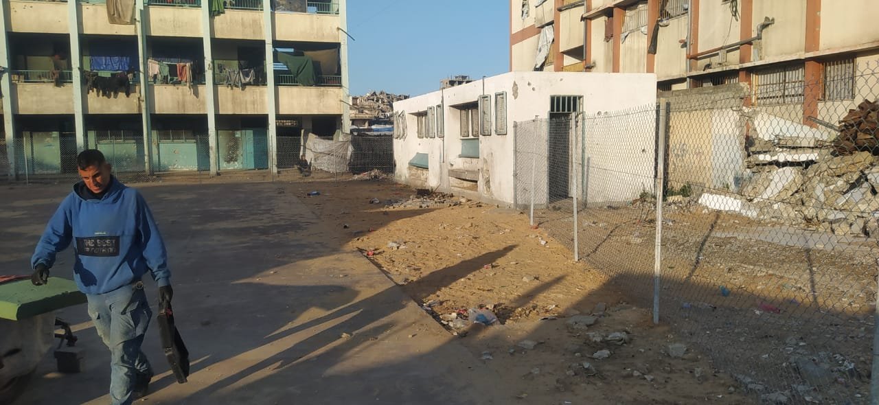 "التربية" تقود جهوداً مشتركة استعدادًا لامتحانات الثانوية العامة عبر إنشاء مدارس مؤقتة في غزة